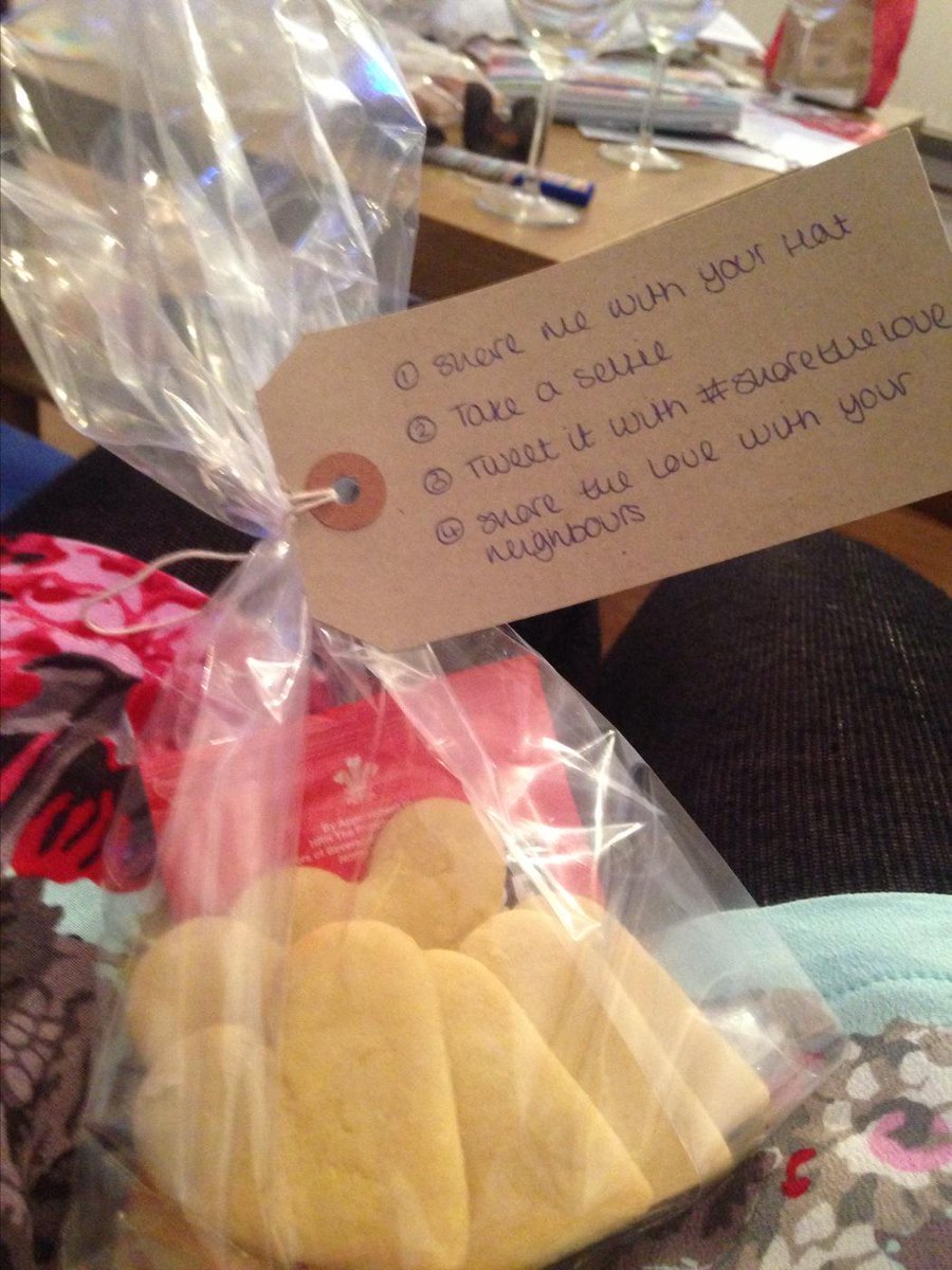 UoBMethsoc's tweet photo. #sharingthelove this freshers week with tea and biscutes @SCM_Britain @GuildofStudents @unibirmingham http://t.co/xD7zd8vs49