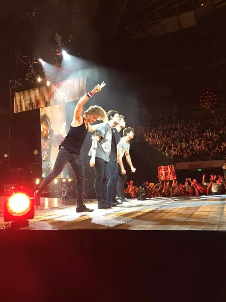 SWIFTH0LIC13's tweet image. #ROWYSOSEATTLE #HERESTOROWYSOMEMORIES