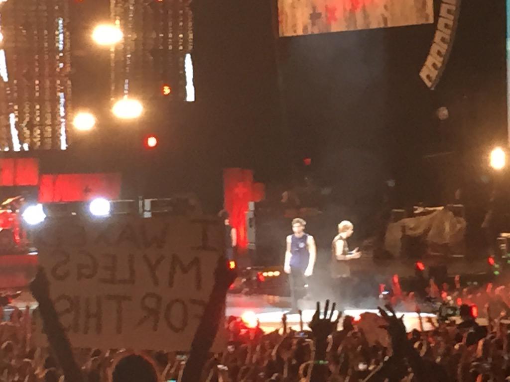 lvnxcy's tweet image. #HERESTOROWYSOMEMORIES 9/12