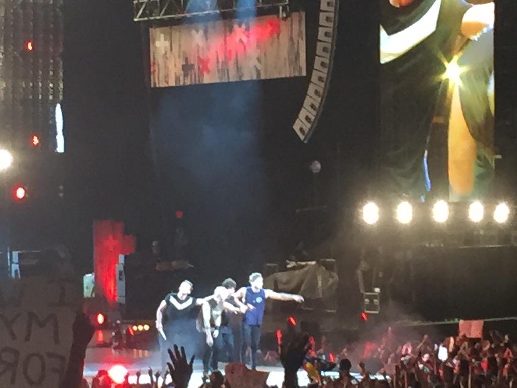 lvnxcy's tweet image. #HERESTOROWYSOMEMORIES 9/12