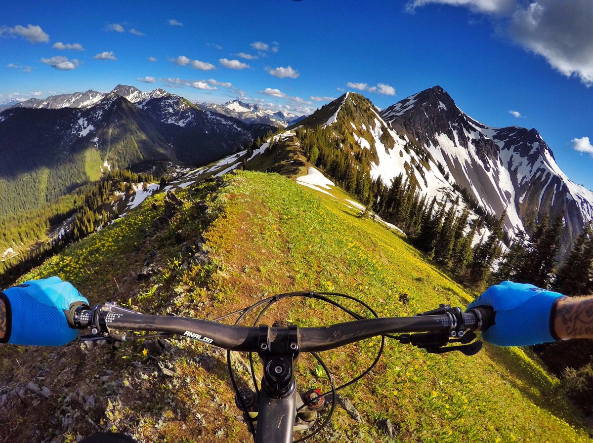 Hang with these guys tomorrow as we chat about their most epic #GoPro moments: g.gopro.com/brandlivebike #GoProChat