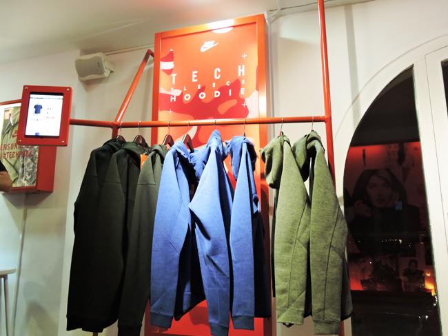 LoveZapas's tweet photo. Te contamos lo que hicimos en el @Nike_Spain Tech Pack Studio #techpackmadrid #techpack http://t.co/KxyJhR7hZB http://t.co/MYOVmbULWU
