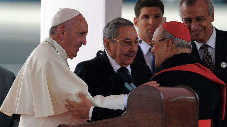 diariodecuba's tweet photo. #Cuba: ¿Entonces la Nunciatura y el cardenal Ortega ocultaron la realidad al Papa? http://t.co/Xa0CbDryO4 http://t.co/t0waNgL3SK