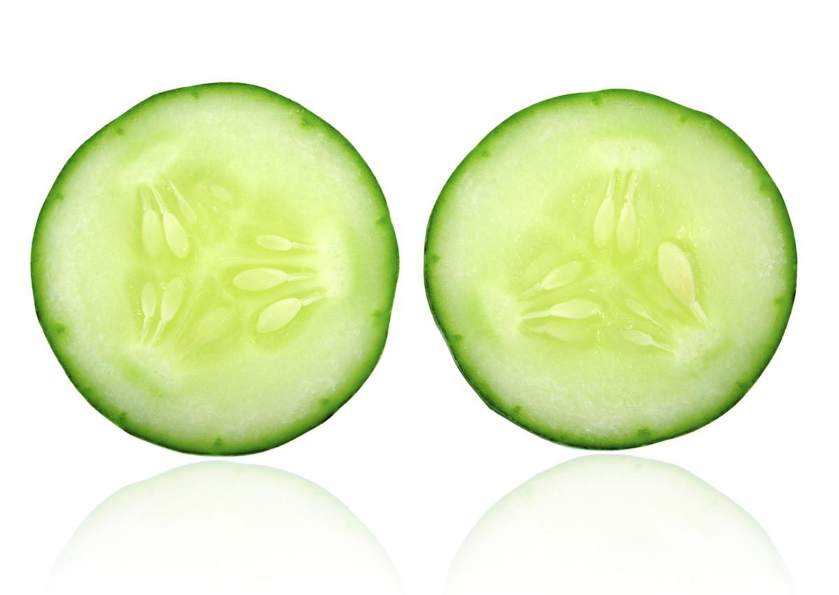 EssentialElems's tweet image. #RT @thenutribullet: #Cucumbers are not only low in #calories but are also great for you skin! nutrilivi.ng/t9224ci