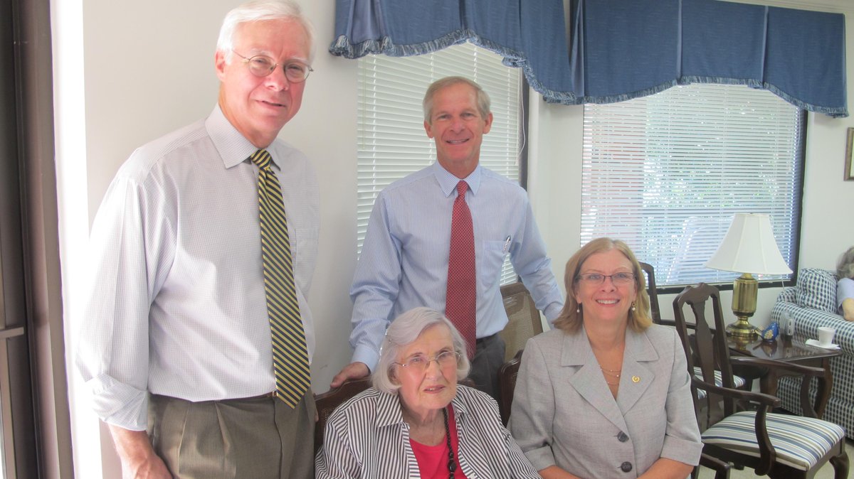 DickieThompsonA's tweet photo. #Raleigh #CityCouncil past, present, future! Thanks to Mary Cates,  @RussForRaleigh  @NancyMcFarlane http://t.co/druVas3soM