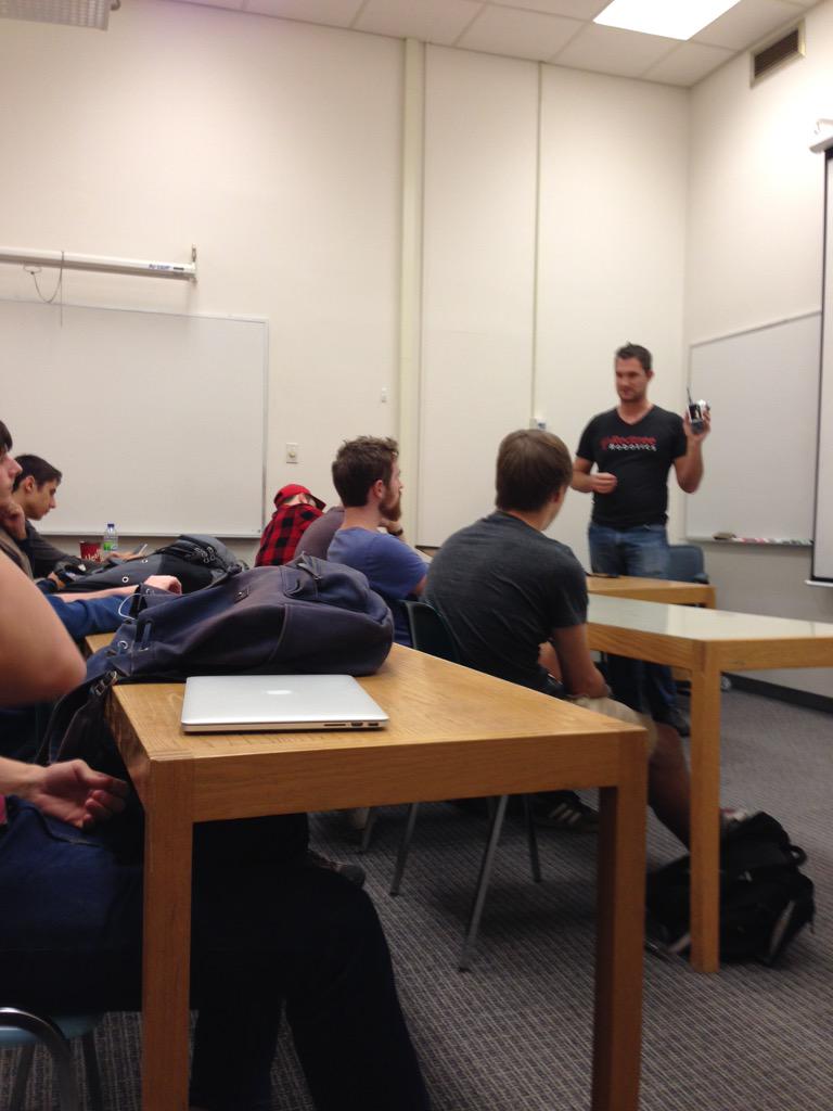 UofGComputing's tweet image. It&apos;s @csgrad talking about @RedTreeRobotics and #Hydra at GCC.