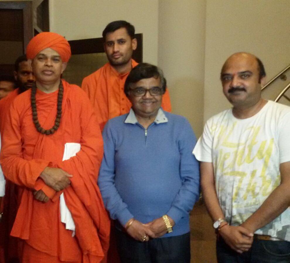 dwarakishchitra's tweet photo. Very fortunate Dr Shivamurthy Murugha Sharanaru Watched #AaTagara @chirusarja @meghanasraj @TheParulYadav @dyogish http://t.co/DZMYiWL4jJ