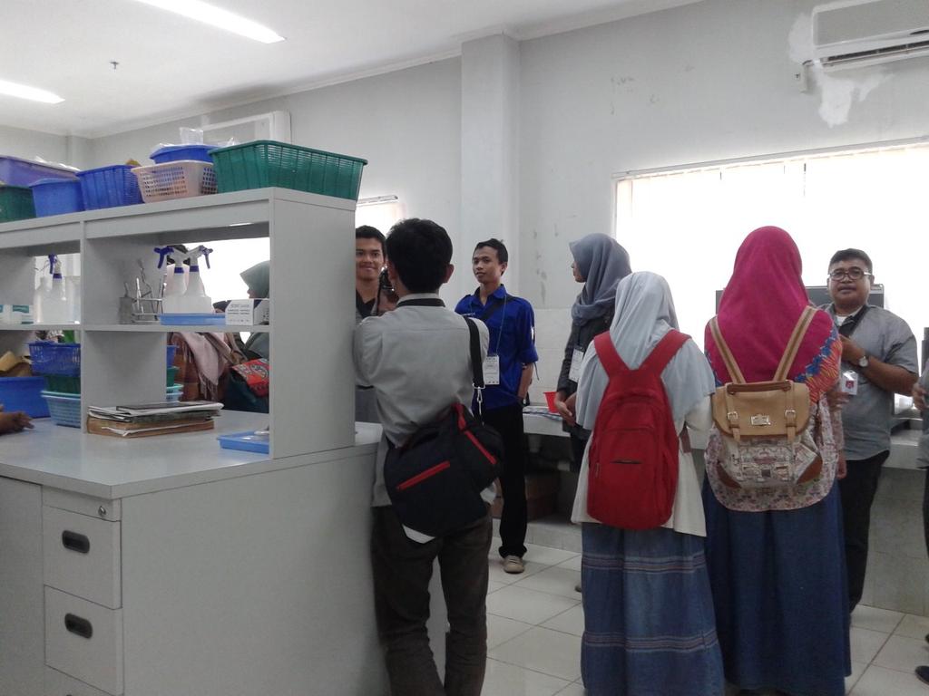 Masih belajar tentang benih nih di lab penyimpanan benih @.@
<a href="/GentaIPB/">GENTA IPB</a>  <a href="/bemkmipb/">BEM KM IPB</a>