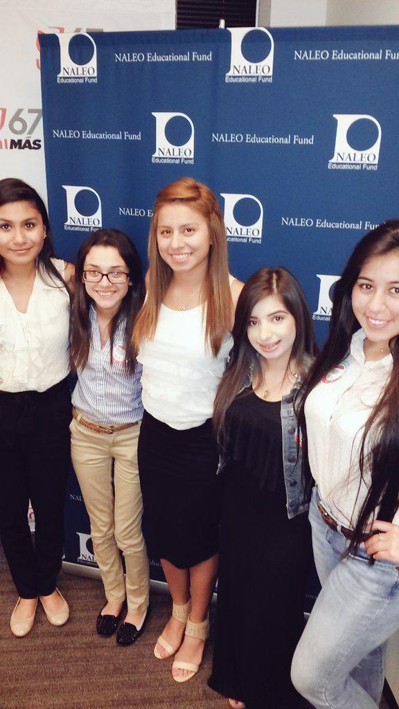 rgonza1970's tweet photo. La Raza Student Alliance and the super duper amazing NALEO TEAM @NALEO #houvote @noticiashouston @MHSlaraza http://t.co/owx65404H6