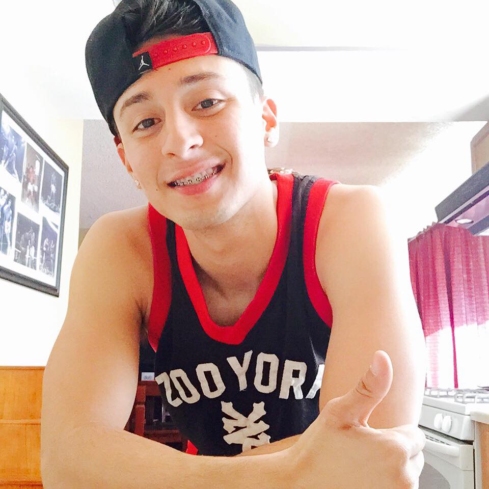 Abii_8a's tweet photo. Su sonrrisa enamora 😍 @Dannyelb el es mi motivo de cada dia! ☺ #ElbTeam http://t.co/RTbGeAlLvv