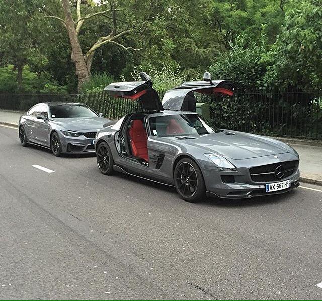 ibraforreal's tweet photo. In those paris streets w/ @brahms92i #mercedes #sls #blackseries #bmw #m4 #whips #sosick #paris #panam #france #92 http://t.co/ZeaWLzMTzY