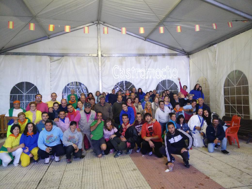 RitmodelaNoche1's tweet photo. Cerramos la fiestas en Castromocho #AlRitmo2015 http://t.co/53kRY4syV6
