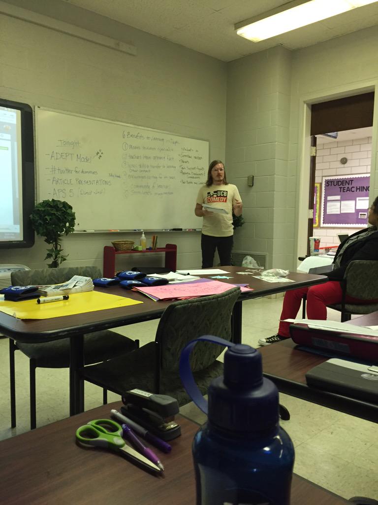 JackieClaraB's tweet image. Students should be tech support agents! #conversecollege #techgeniuses @JuliePJones