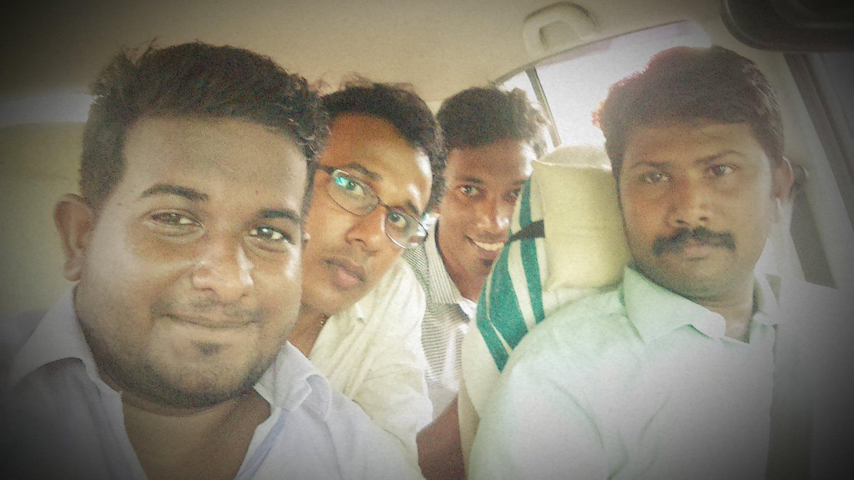 jeriljohn's tweet photo. #selfie #Wedding #Travelling #Travel #Friends #Hundai #i10 #Kochi #HTC #Desire816 #Shyam #Preshob #Rejoy #Jeril http://t.co/0LUXRnEzR8