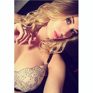 PondreShithead's tweet photo. @_AmberHayes this is an amazing, beautiful, and very sexy woman. Go follow her if you dont already 😘😘😍😍 http://t.co/Aow2o2W2oZ