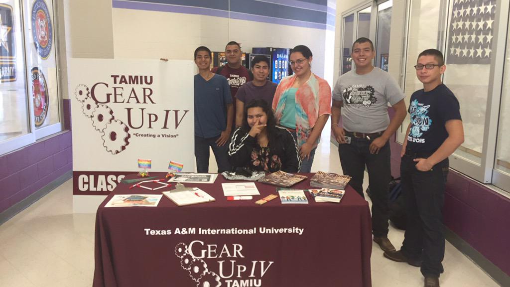 WinnGearUp2017's tweet photo. S/o to some of #ccwinnGear up ambassadors for helping out with our Monday's "dare to dream" day! http://t.co/p2ripjmrBs