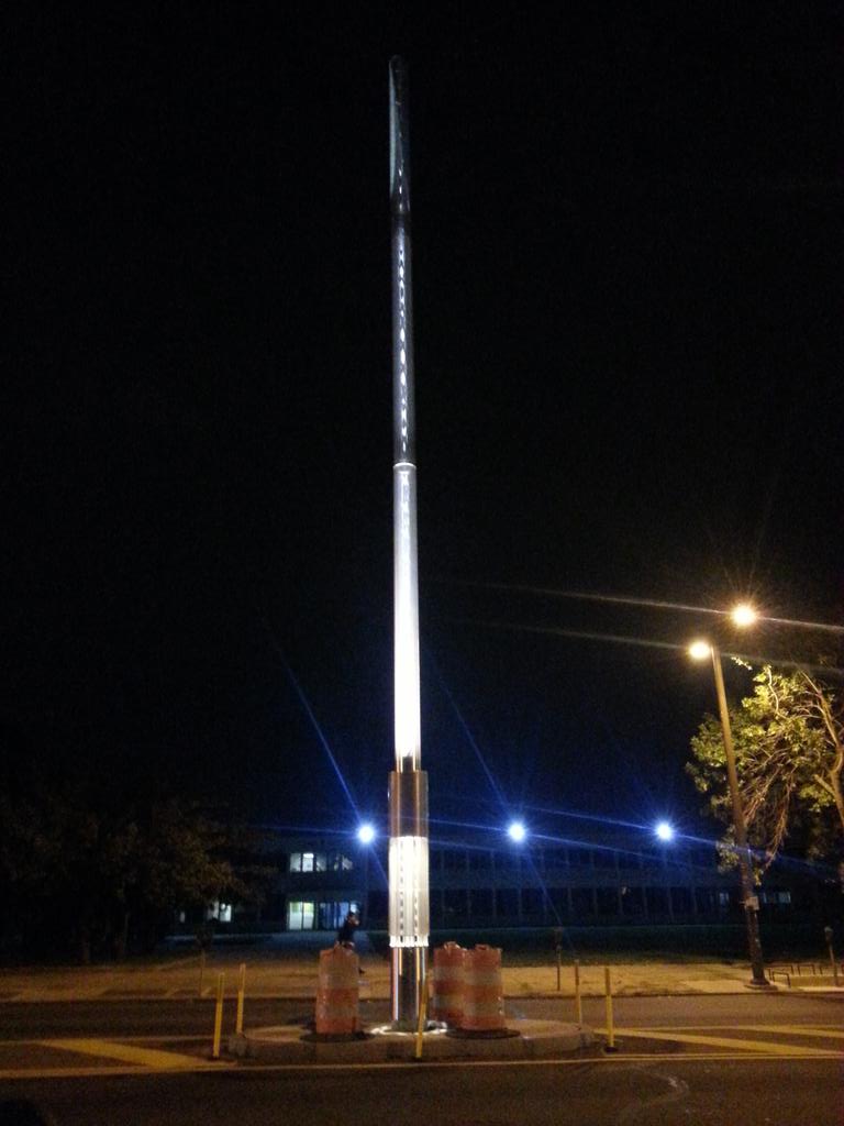 _nowaynoe's tweet image. 41 of these and over 8 million dollars spent? I hope they're brighter than this #BroadStreet #lightsystem