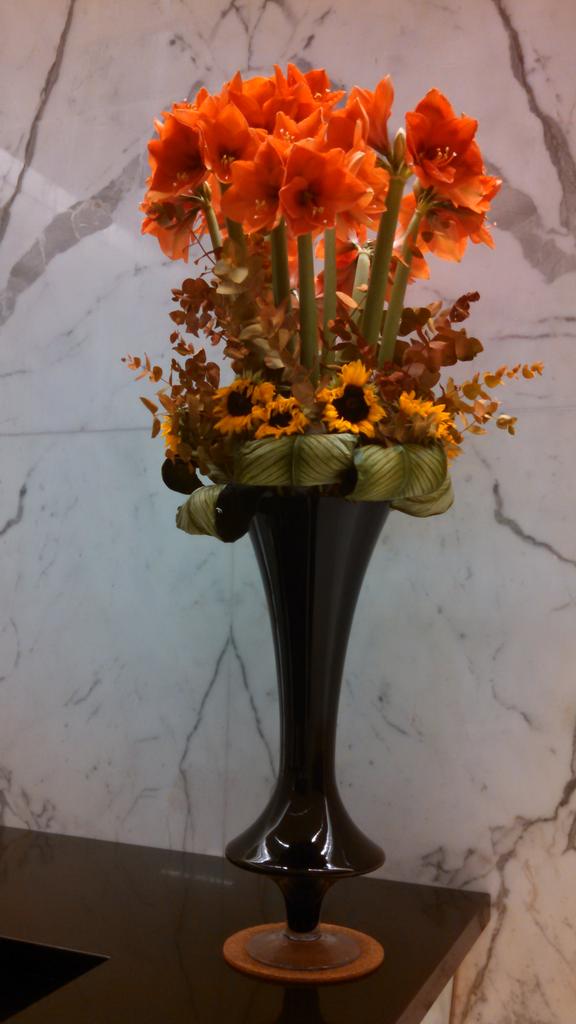 All_4_DaBooty's tweet photo. @DaBootyXx  Flowers for Princess! http://t.co/FLyRKuZ0hM