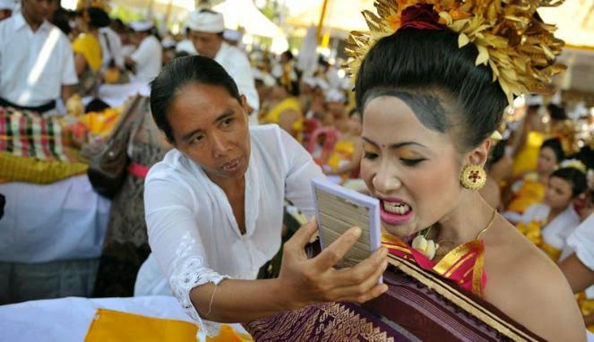 Ada makna apa sih di balik ritual potong gigi? culturenesia.com/ada-makna-di-b…