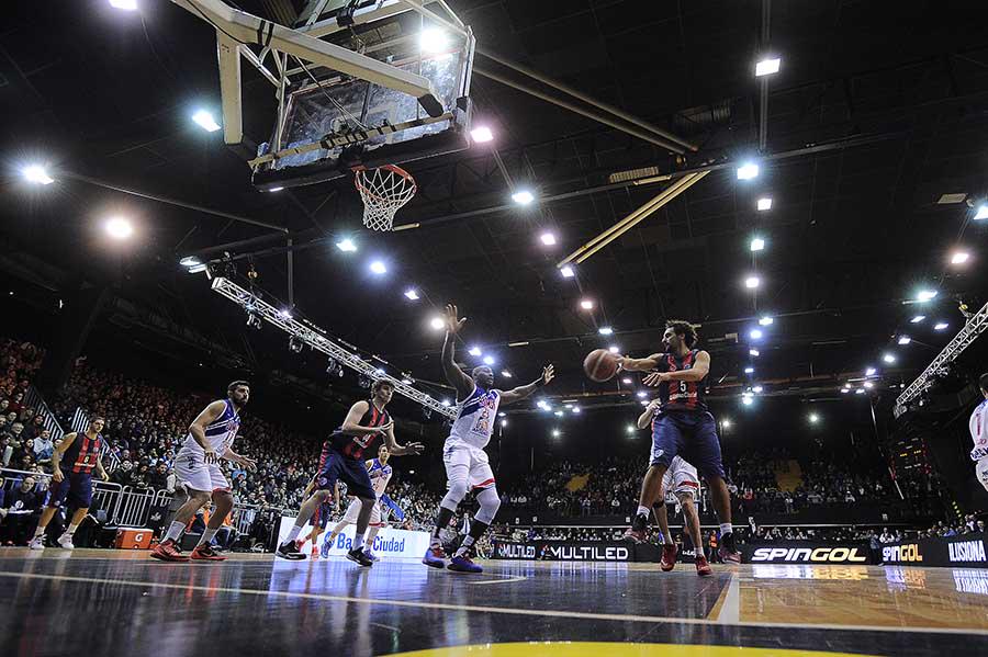 CASLABasquet's tweet photo. ¡Final! En su regreso a la #LNB, #SanLorenzo derrotó 79 - 64 a Quimsa. Fiesta en Obras, fiesta en Boedo. http://t.co/cSJvUaNn9O