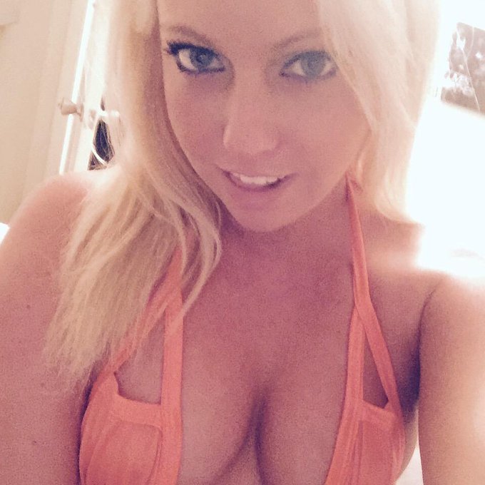 I made a #ManyVids account! Check out previews of my vids for sale! http://t.co/Iq3Mf60F07 http://t.<a href="/tag/manyvids"class="tags">#ManyVids</a>