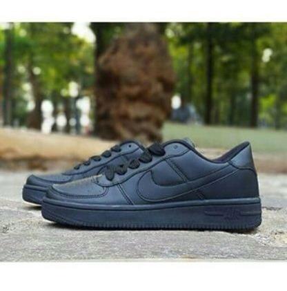 Nama Sepatu  : NIKE AIR FORCE 1 black
Kualitas   : replika Quality
Include   : box 
Size   : 37-40 
Price   : 415rb