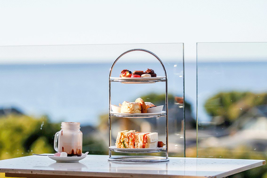 BunkerBayResort's tweet photo. Enjoy #hightea in the @MargaretRiver region during whale-watching season from $37pp http://t.co/qCERXkzZNY http://t.co/6MbdtdbLP9