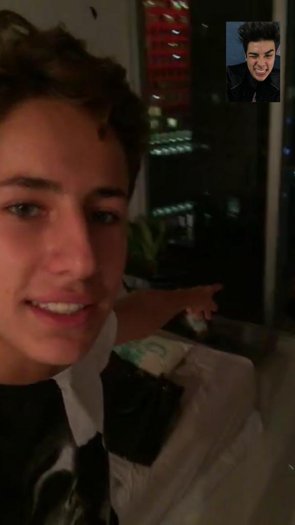 mariobautista_'s tweet image. My nigga @ElJuanpaZurita 🔥