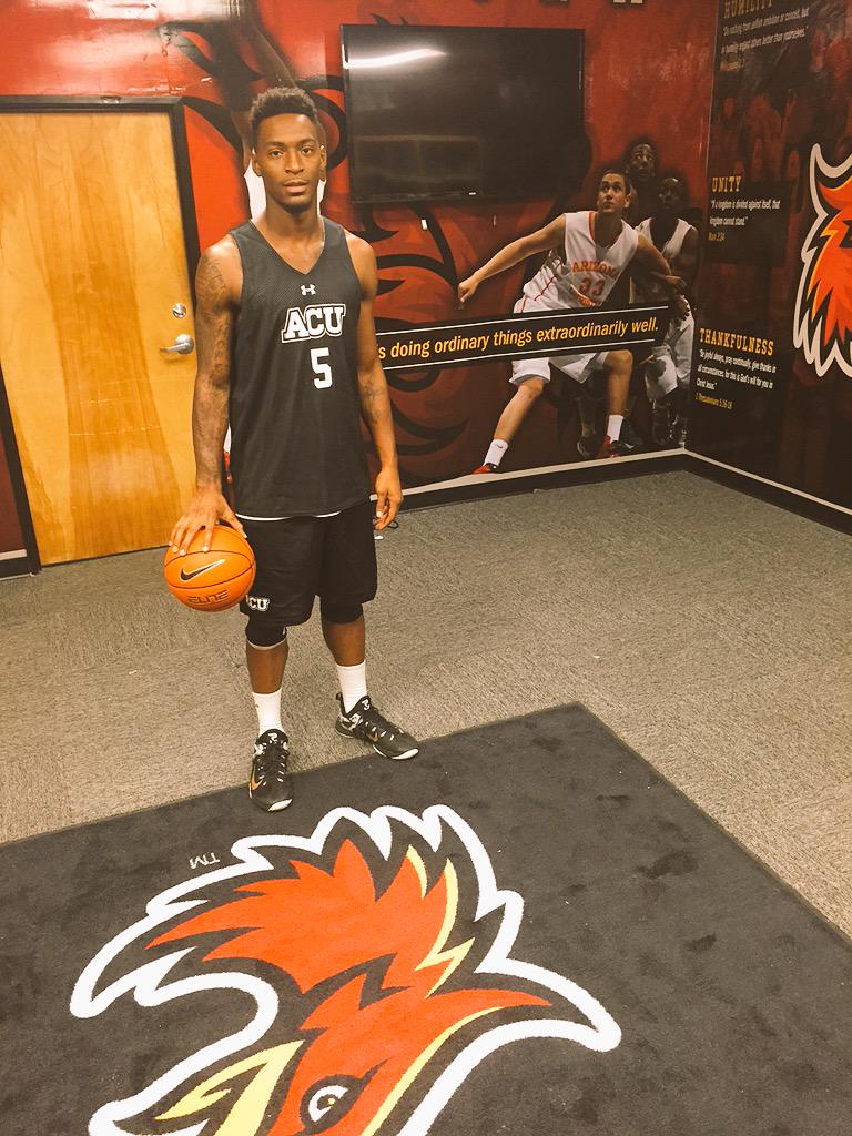 iAmCS22's tweet photo. It's time 🏀😈❗️ http://t.co/8fKXWsQLpx