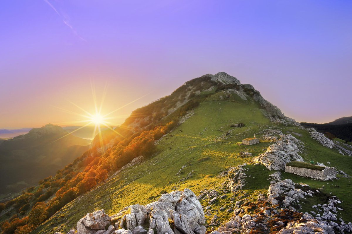 Buenos días, miércoles.
Hoy comienza el otoño, durará 89 días y 20 horas y terminará el 22 de diciembre.
