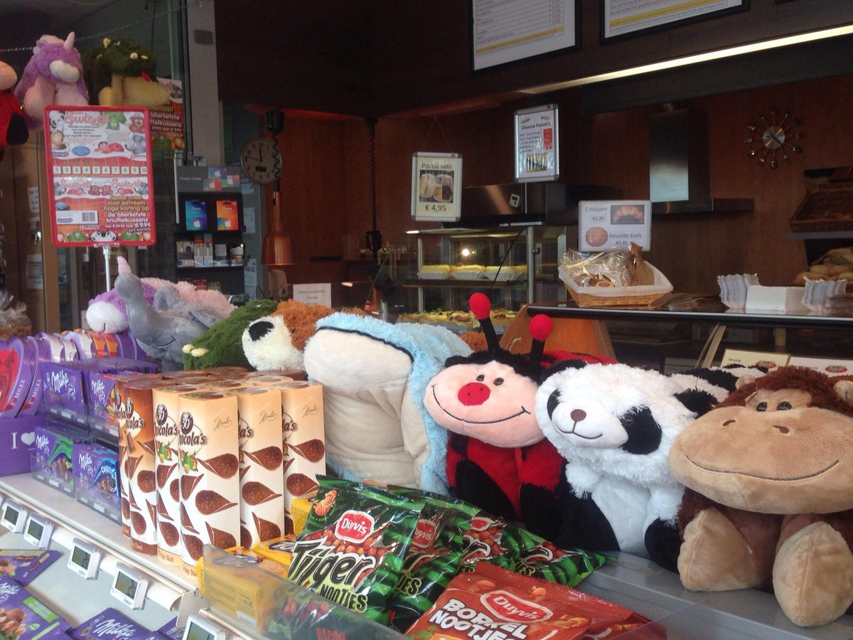 Tanqplus's tweet image. Spaar nu voor Swizzles! Deze zachte lieve knuffelkussens zijn onweerstaanbaar...