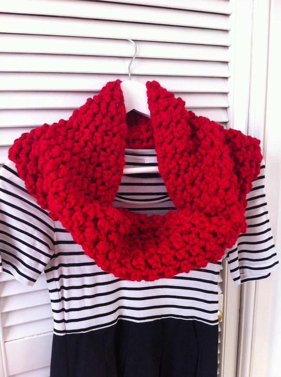 tpinksheep's tweet image. Knitted Chunky Cowl in Red by TickledPinkSheep etsy.com/uk/listing/117… #autumn #winter #knitting #Etsy