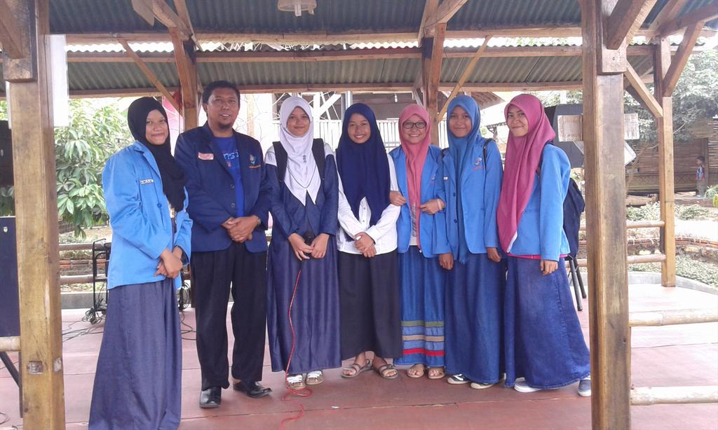 from SCRABBLE : 
- Chintya Vidi Puspa Samodra 
- Nur Aysha Kusumawardhani