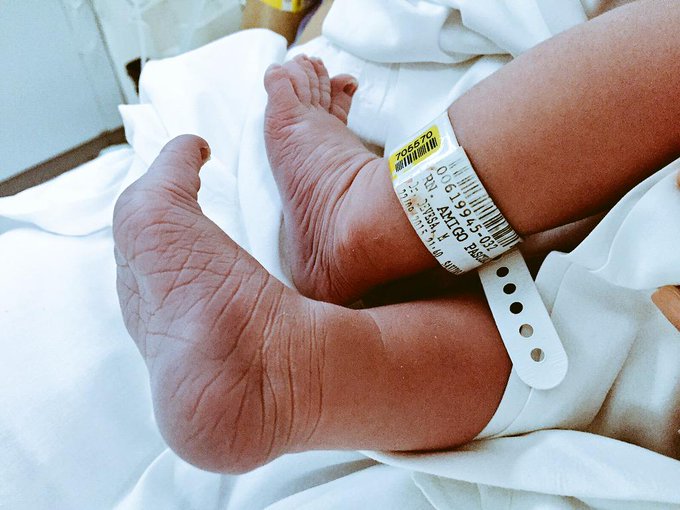 Carlota ya est&aacute; aqu&iacute; 💖 http://t.co/n36ZKCyiVF<a href="/tag/semanasanta"class="tags"><span>#semanasanta</span></a><a href="/tag/domingoderesurecci%C3%B3n"class="tags"><span>#domingoderesurecci&oacute;n</span></a>