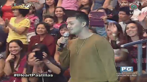 itsShowtimeNa's tweet photo. GRAAAAABEEEEE!!!! Let's welcome our mystery guy, Richard!!! #IHeartPastillas http://t.co/XfTL5JaOpk