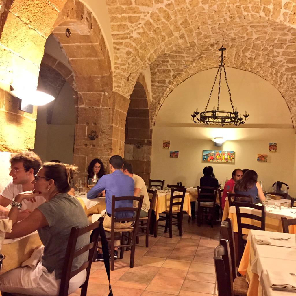 カフェバグダッド Twitterissa ウニとエビとズッキーニのパスタ これでもかとウニがのっている イタリア シチリア島シラクーサの地中海に面したレストラン ラ カンブーサ シェフは日本人女性の秋草さん イタリア人が作る料理とは一味違う優しさがあった Http