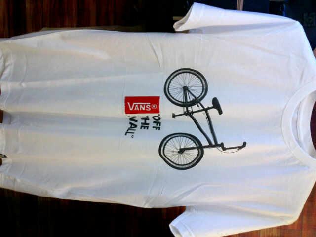 Vans size M,L dan masih banyak artikel lainya cp :57ff135a