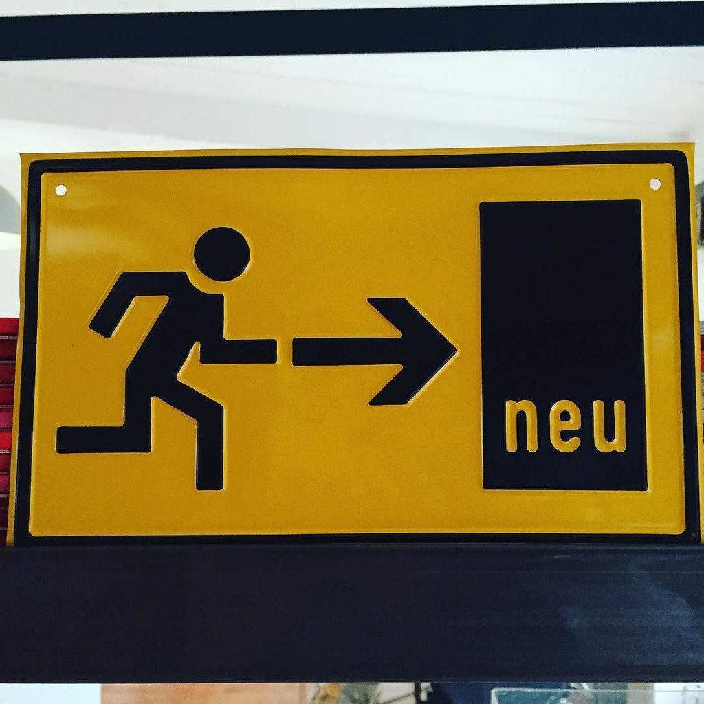 DonkeyProducts's tweet photo. #sign to #donkeycreativelab...always on the hunt for #new #giftideas #funnysign #funnysigns #schilder #lustigebilde… http://t.co/VmqXKasNEe