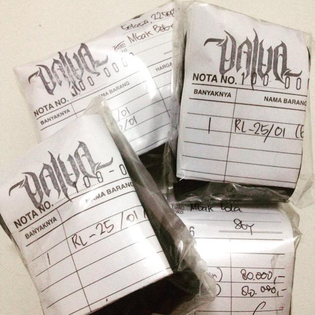 Kirim2 gelang kulit. Jgn kuatir, gelang kami kulit asli, bkn imitasi, bkn abal2.