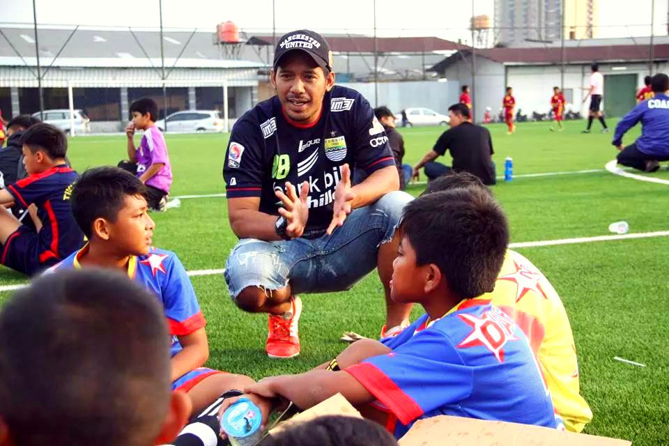 Psikologis. .byk mnjadi kndala dlm membina adik2 di sekolah sepak bola.