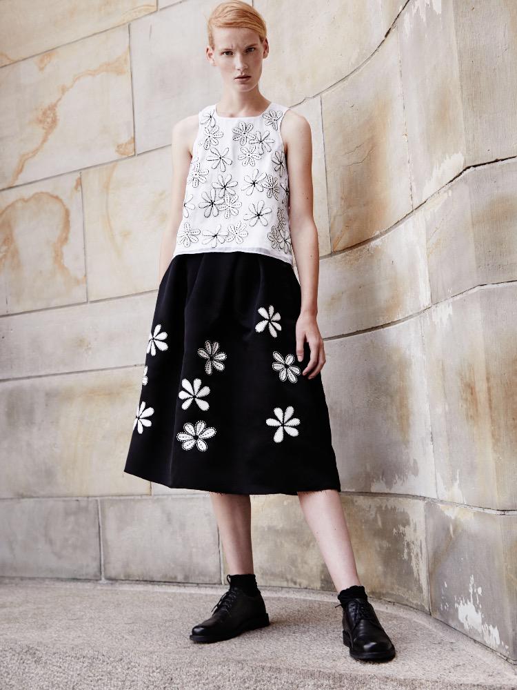 jupebyjackie's tweet photo. The embroidery house reveals #SS16 #jupebyjackie #handembroidery 
#embroideryhouse #indiancraft #dutchdesign #pfw http://t.co/M7Tkyd5Trz