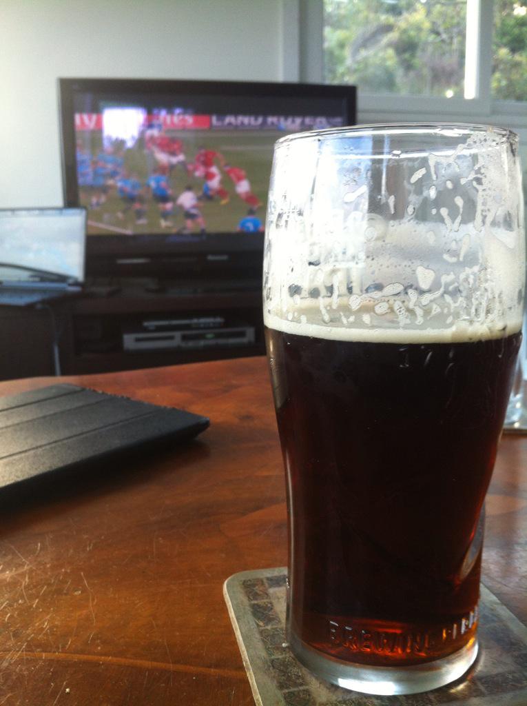 BEER <a href="/4PinesBeer/">4 Pines Brewing Co.</a> west coast red rye IPA (mighty fine beer) TALE catching up on the RWC. #nothingbeatsthis