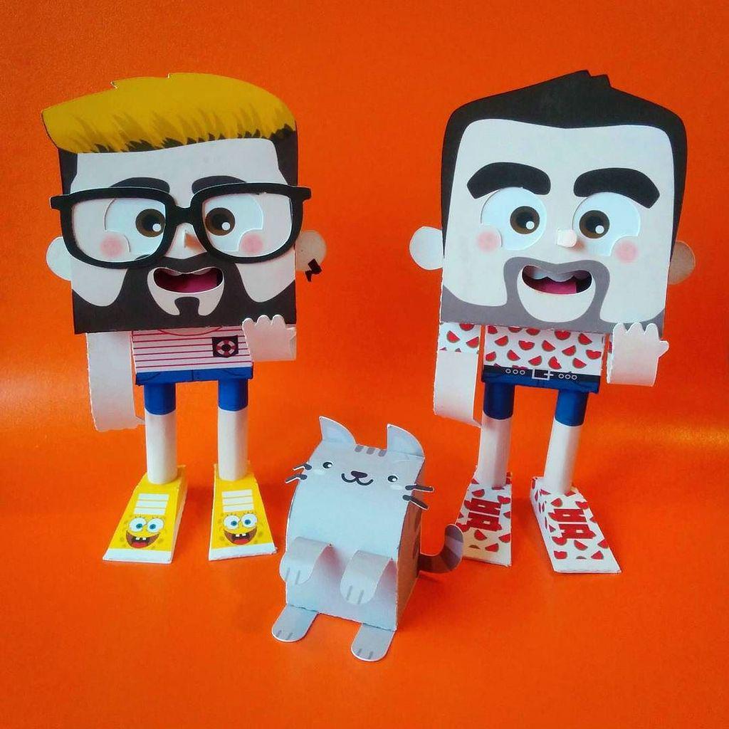 dpratstur's tweet photo. Happy two! #pappersons por el artistazo @fran.solo http://t.co/aHh1L6wQNs http://t.co/GouNvJBOPN