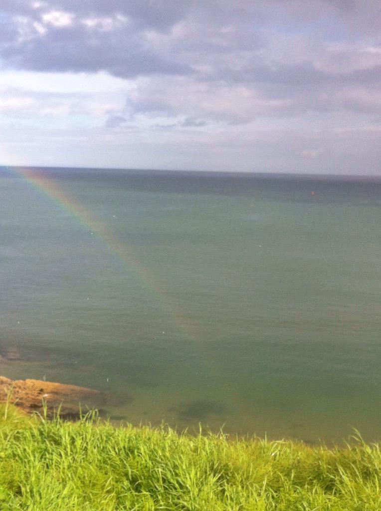 EmotoPeaceEU's tweet photo. Ireland Rainbow after ceremony. Peace http://t.co/7xSHFKM84b