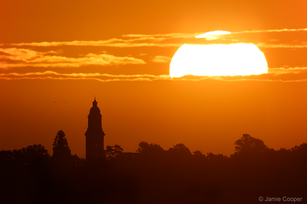 CoopsCamera's tweet image. Equinox sunrise over Northampton, taken this morning