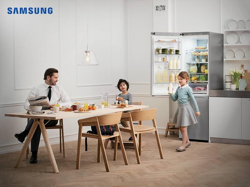 SamsungSrbija's tweet image. Tako je lako u potpunosti iskoristiti unutrašnji prostor uz #SpaceMax frižidere.
bit.ly/Samsung_Frizid…