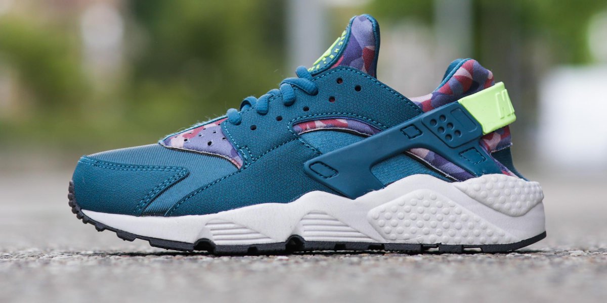 foot locker huaraches womens