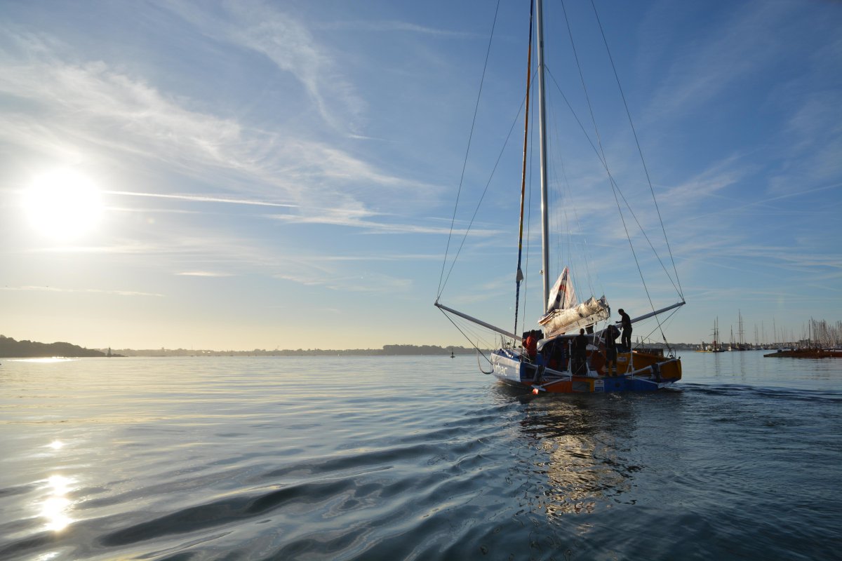 JeanPierre_Dick's tweet photo. Le #StMichelVirbac est parti de Lorient, première navigation pour le nouvel Imoca. J-32 avant le départ @TransatJV_fr http://t.co/OBT8qOErCS