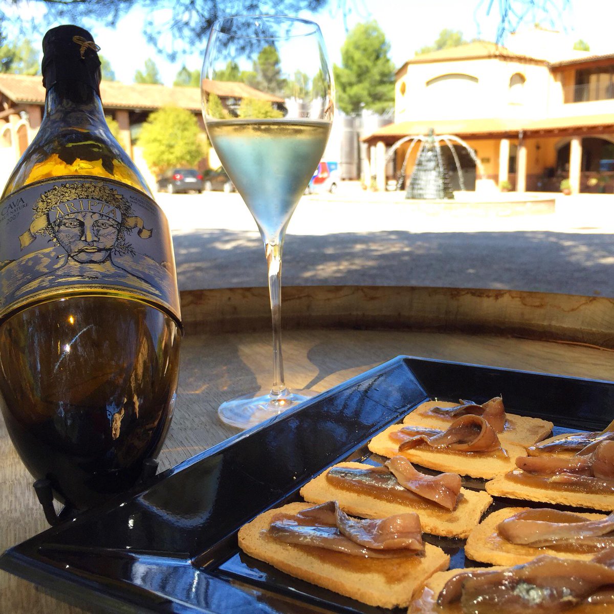 CellerKripta's tweet photo. Anxoves #NASSARI "00" amb compota de poma #BONíSSIMES!!! NASSARI
 #anchoas #compotademanzana #BUENÍSIMA !!! :) http://t.co/ULmQbb3mPV