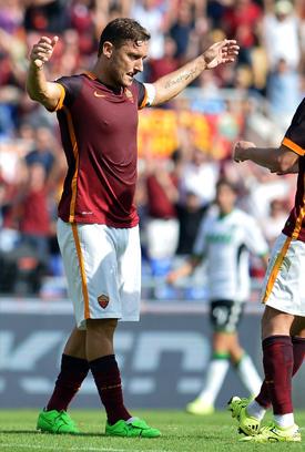 Twitter 上的 0014 スパイクアドバイザー トッティはシュータン付きのティエンポレジェンド5を着用 Nikefootball Http T Co 6rx852ppii Http T Co Xuksyhywxn Twitter